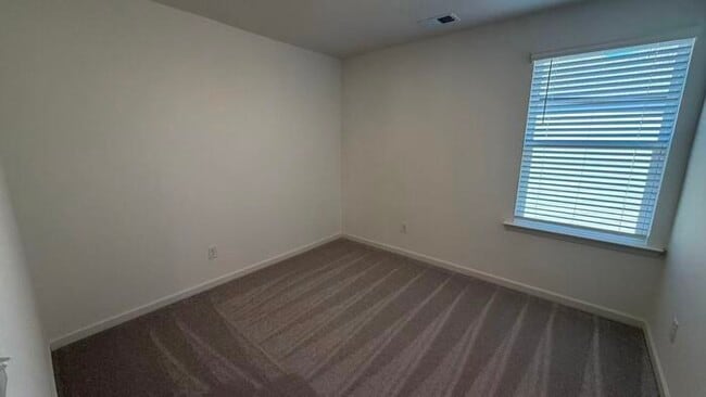 Building Photo - 105 Elijah St