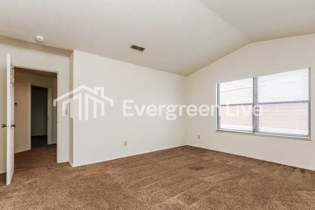 Building Photo - 6621 Deer Knolls Dr