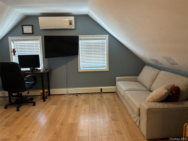 Building Photo - 65 Morning Glory Rd