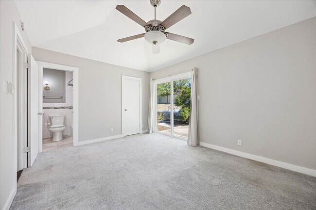 Building Photo - 9711 Marlborough Dr