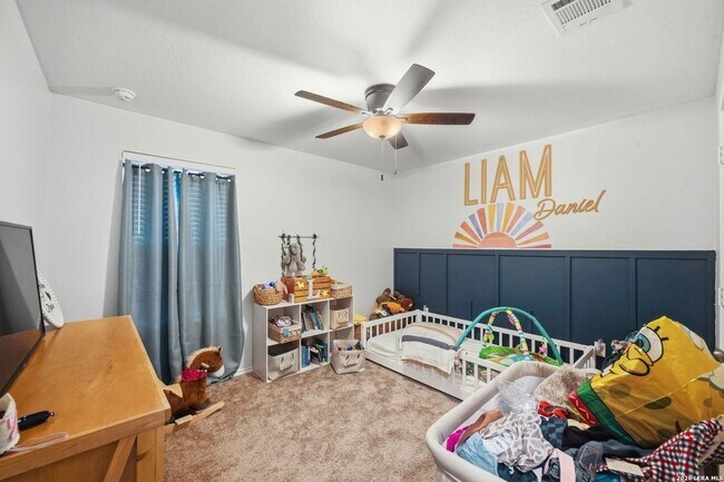 Building Photo - 140 Maverick Cv