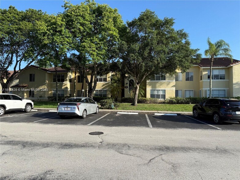 Building Photo - 12510 Vista Isles Dr