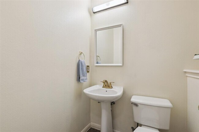 Building Photo - 3805 Pebble Ct