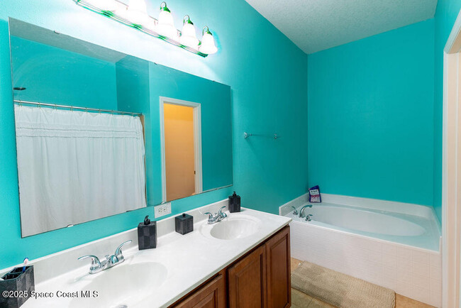 Building Photo - 3995 Aria Dr