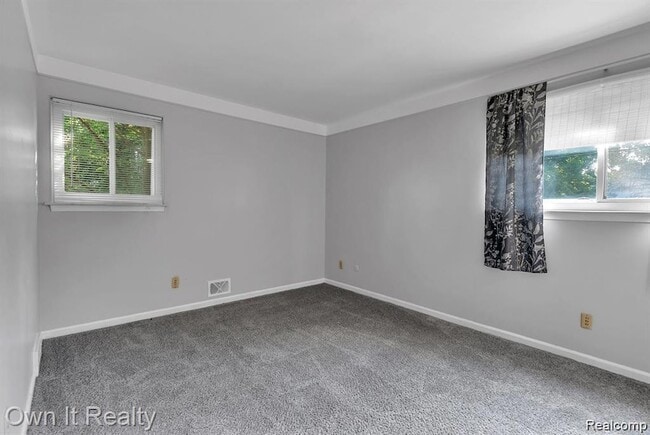 Building Photo - 20195 River Oaks Dr