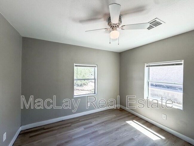 Building Photo - 513 W Pima St
