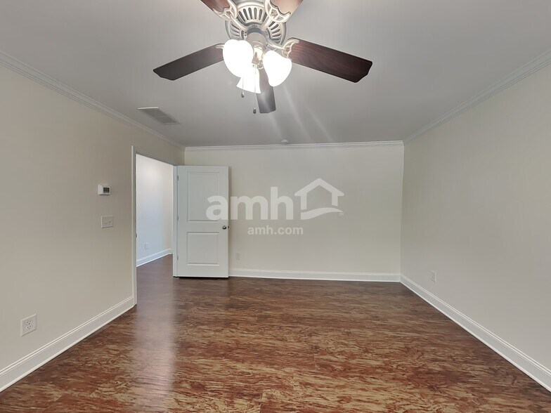 Building Photo - 455 Pearson Cir