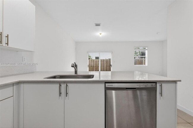 Building Photo - 2662 SE 10th St