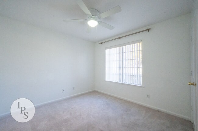 Building Photo - Fresno Westside Home, 3BR/2BA, Built 2002 ...