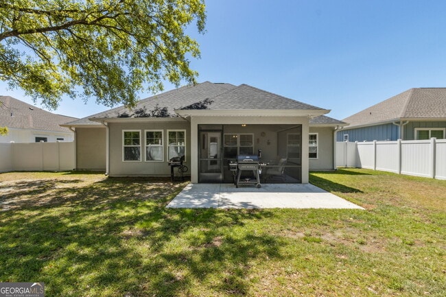 Building Photo - 166 Verano St