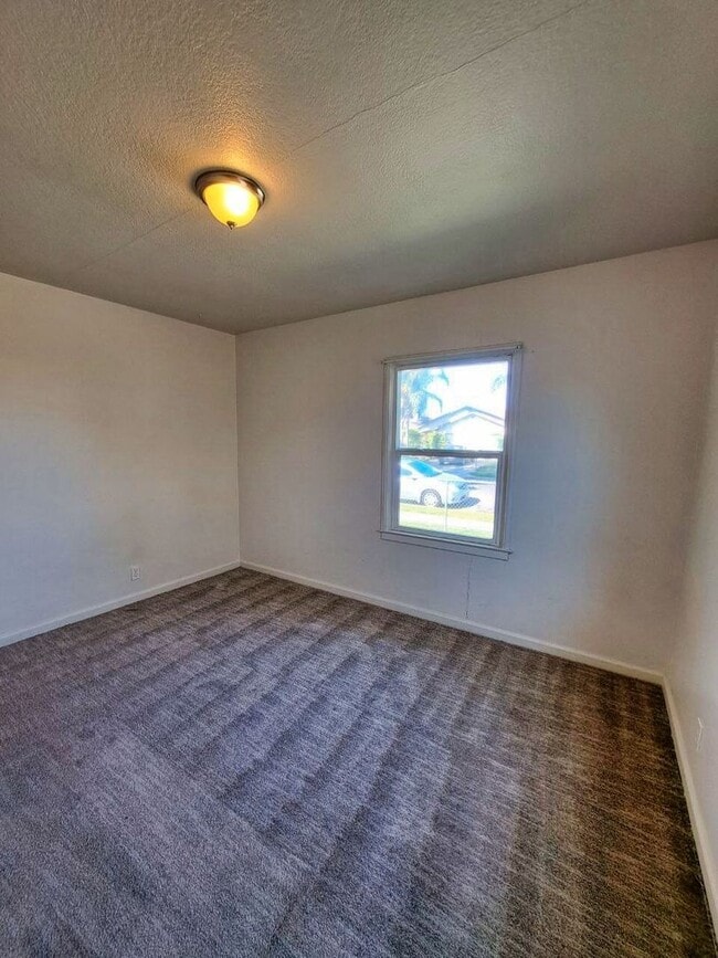Building Photo - 436-442 N Effie St
