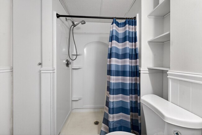 Building Photo - 42 Almont St