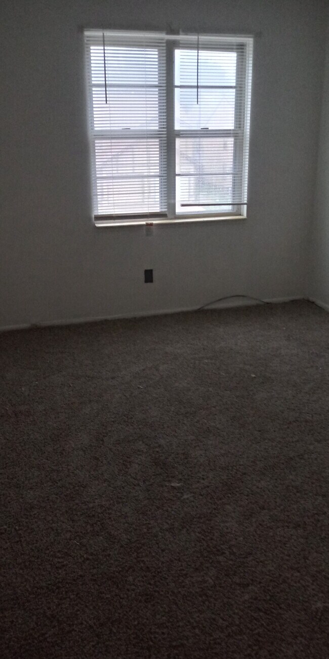 Building Photo - 11577 Food Ln