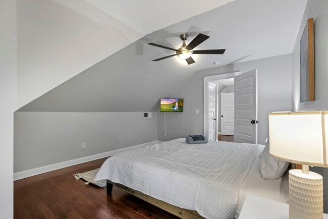 Building Photo - 634 Neil Ave