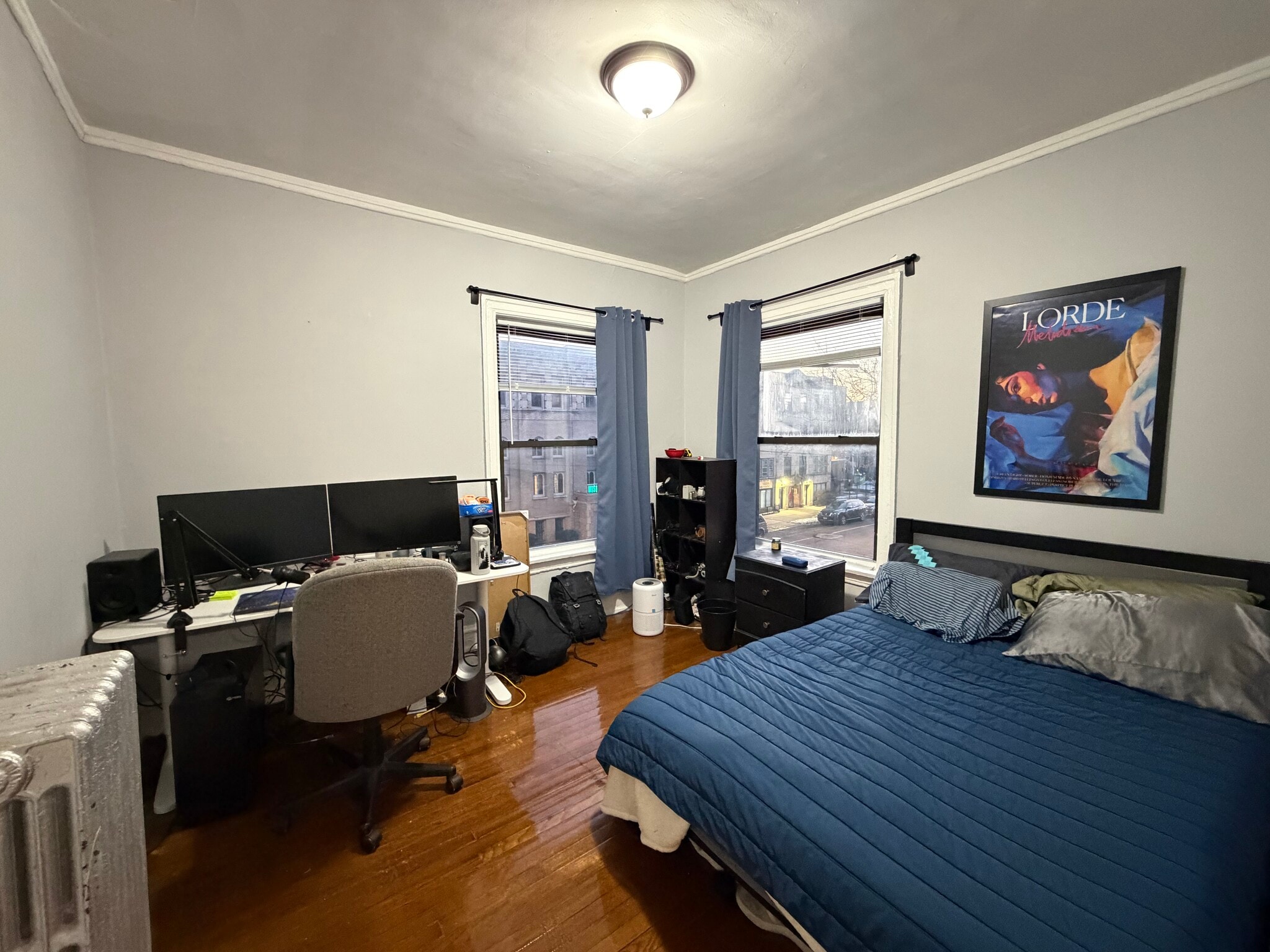 Building Photo - 6948 N Ashland Ave