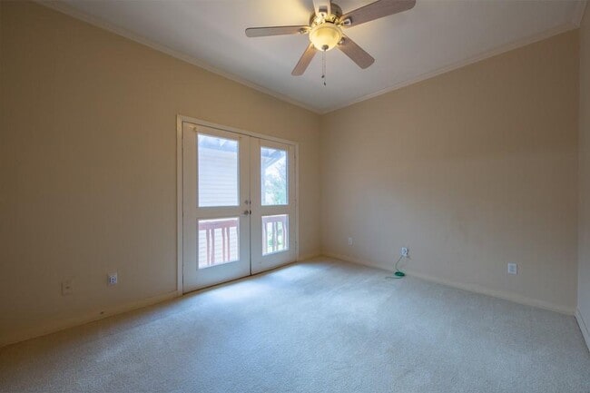 Building Photo - 10907 Legends Ln