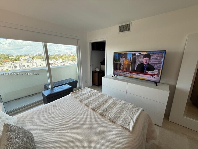 Building Photo - 9499 Collins Ave