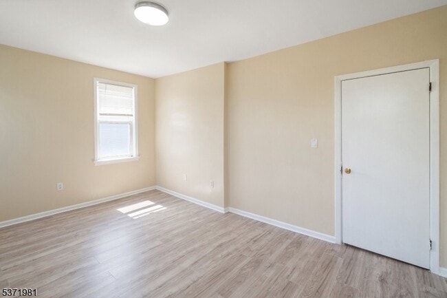Building Photo - 230 Trumbull St