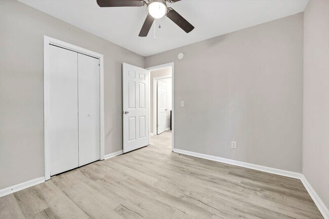 Building Photo - 313 Friarsgate Blvd