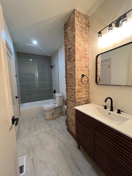 Bathroom - 1389 E 43rd St