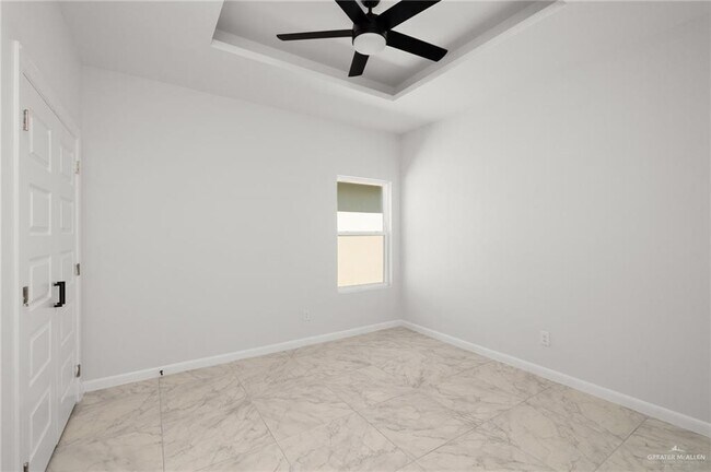 Building Photo - 1509 Pamplona St