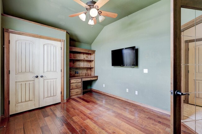 Building Photo - 15166 Fox Hollow Rd