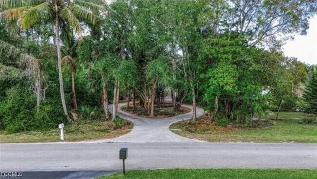 Building Photo - 3745 27th Ave SW