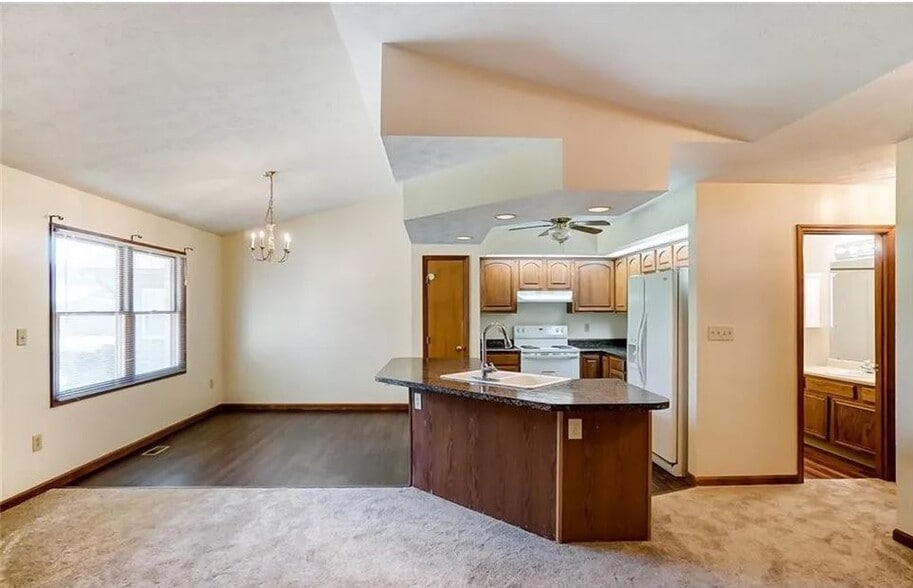 Building Photo - 451 S Wolf Creek Pike