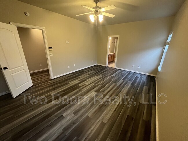Building Photo - 2321 SW 94th St