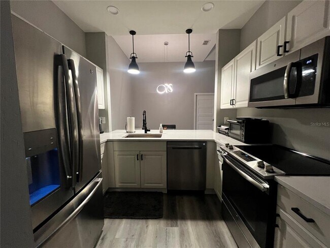 Building Photo - 250 SW 145th Dr