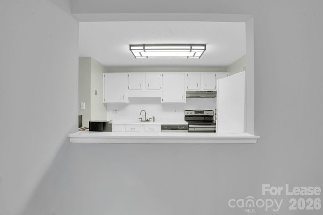 Building Photo - 2427 Studley Rd