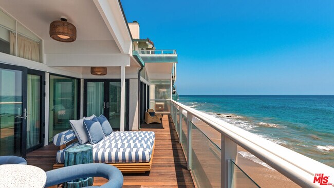 Building Photo - 27044 Malibu Cove Colony Dr