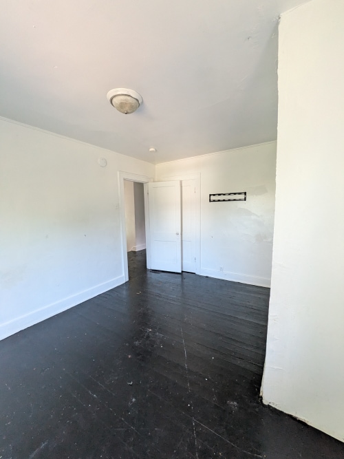 Building Photo - 1813 Converse St