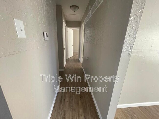 Building Photo - 1225 Carla Dr