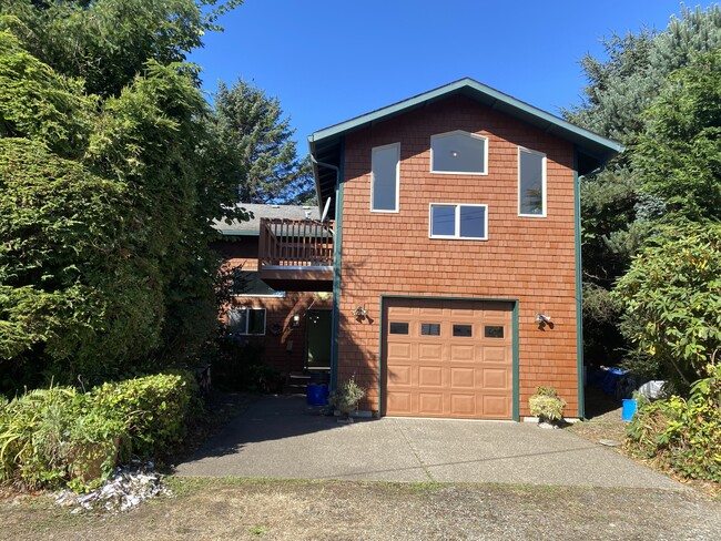 Primary Photo - 277 N Dolphin St