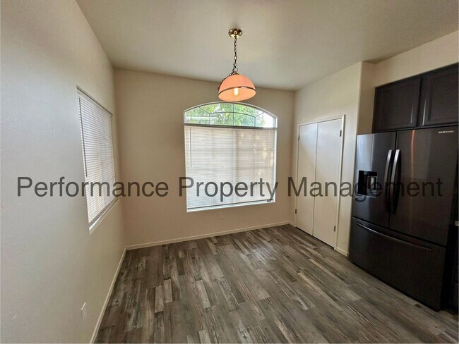 Building Photo - Gorgeous 3 Bed/2 Bath + Office Smart Home ...