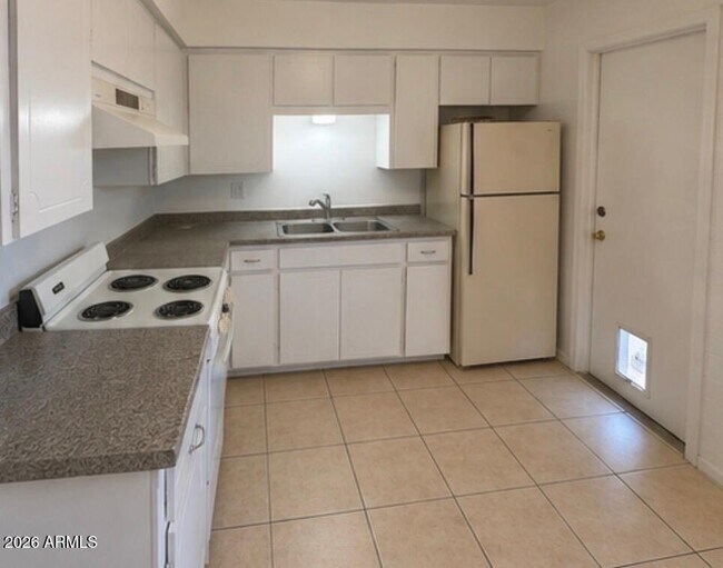 Building Photo - 10831 N 18th Ave
