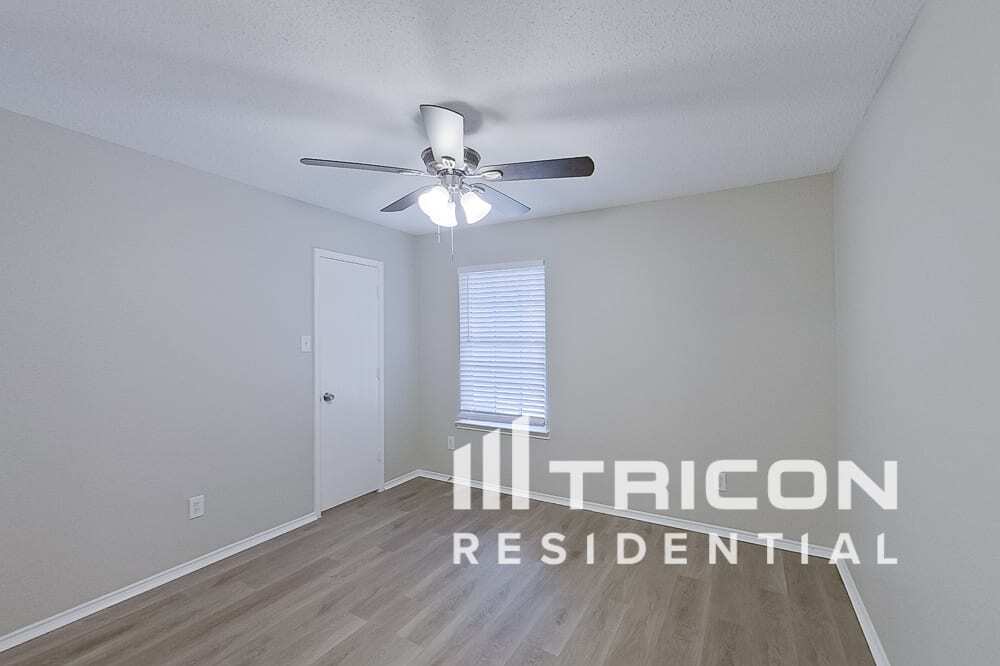 Building Photo - 608 Canyon Pl