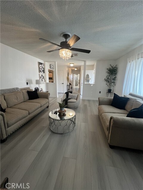 Building Photo - 940 Leslie Dr