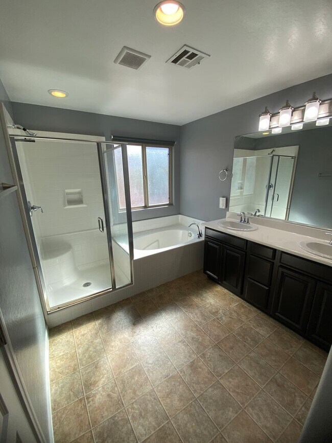 Building Photo - AMERICANA Property Mgmt - Beautiful 4 beds...