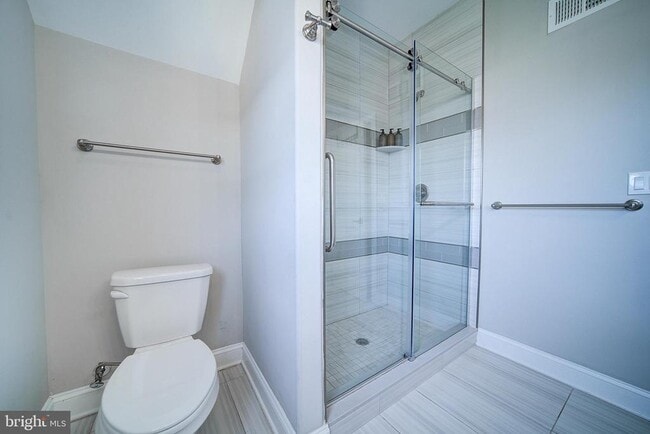 Building Photo - 1513 S Lambert St