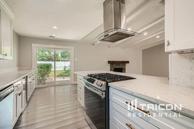 Building Photo - 9330 Highmeadow Dr