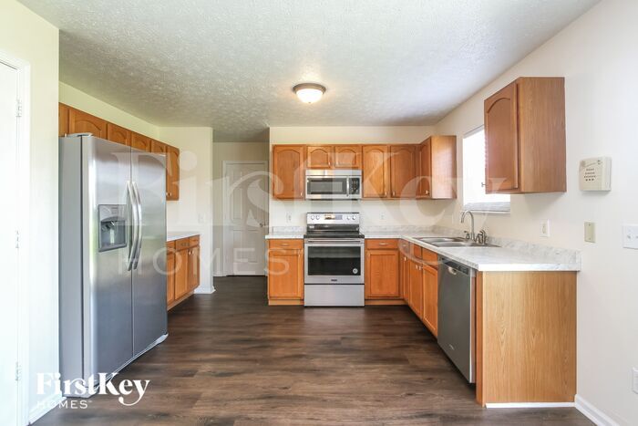 Building Photo - 10920 Middlebrook Ln