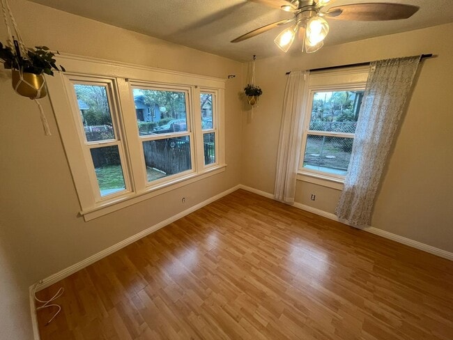 Building Photo - Charming 3-Bedroom Home in the Heart of Sa...