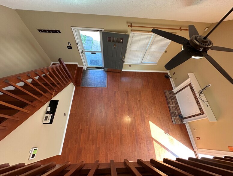 Building Photo - 3990 Roebling Ln