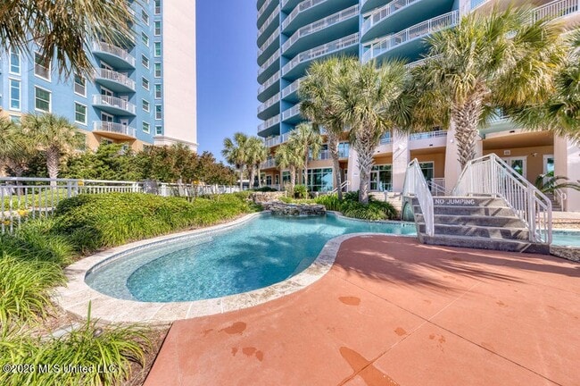 Building Photo - 2228 Beach Dr