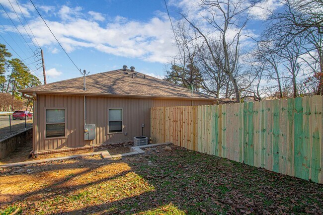 Building Photo - 1800 S Harrison St