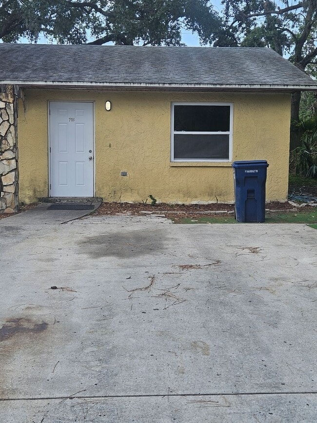 Building Photo - 3/2 DUPLEX