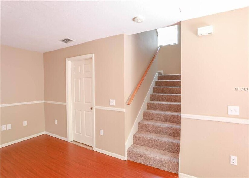 Building Photo - 835 McFall Ave