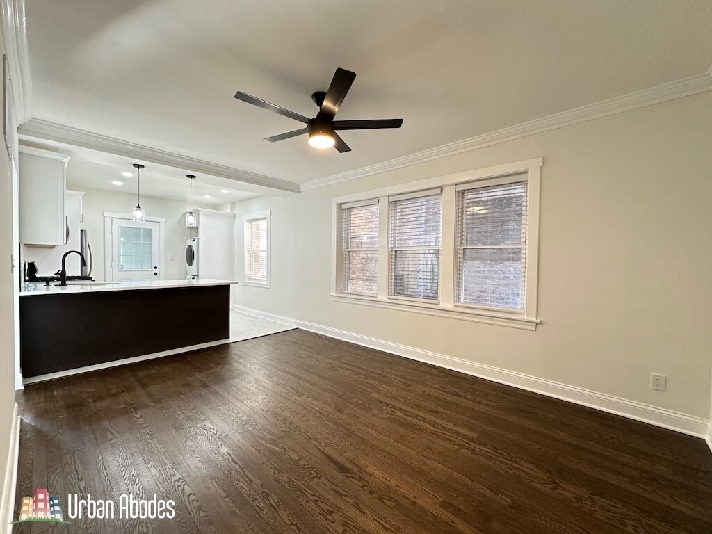 Building Photo - 3045 W Addison St